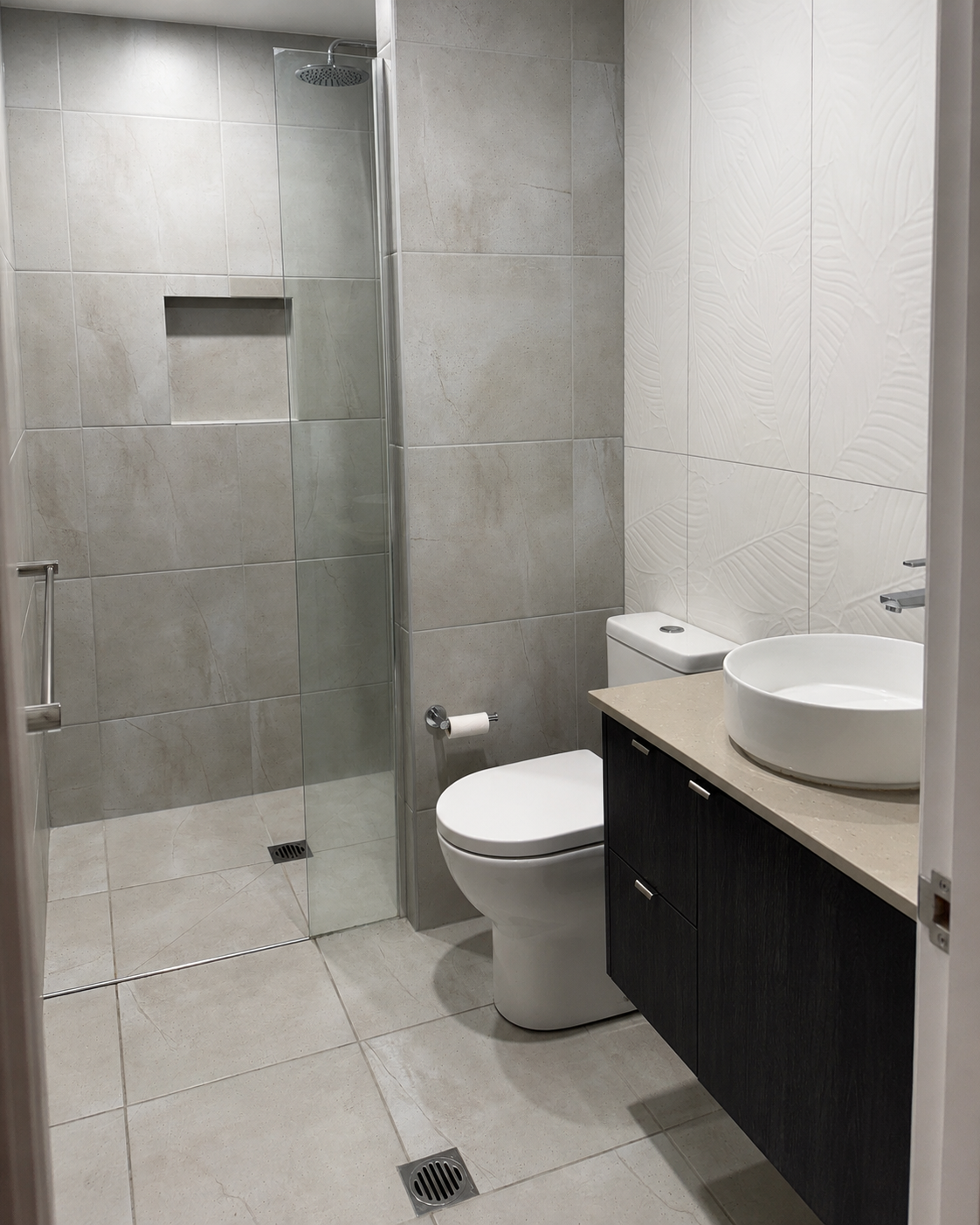 Finished clean bathroom ensuite by Lumi Cleaning